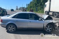 У Хмельницькому районі поліцейські встановлюють обставини ДТП, у якій травмувався 20-річний водій