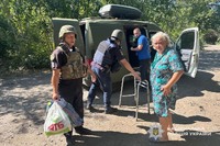 Евакуація з прифронтової Межівської громади триває: поліція вивезла ще 11 мешканців