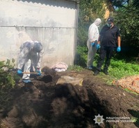 У Жовкві поліцейські викрили зловмисника, який вбив знайомого і закопав його тіло