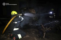 Нічна атака на Дніпропетровщину: у Павлограді загорілися дачний будинок і авто