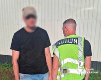 Поліцейські затримали чоловіка, який під час конфлікту завдав тяжких травм перехожому, вдаривши його ключами по голові
