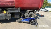 Поліція Полтавщини встановлює обставини ДТП, в якій травмувався водій мотоцикла