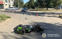 Поліція Полтавщини встановлює обставини ДТП, в якій травмувався мотоцикліст