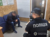 На Конотопщині поліцейські затримали зловмисника за розбійний напад на чоловіка