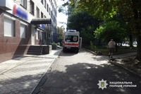 Черкаські поліцейські затримали чоловіка, який пограбував жінку