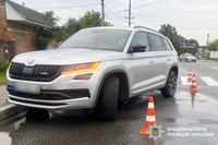 У Старокостянтинові поліцейські встановлюють обставини ДТП, в якій травмувалась 52-річна пішохідка