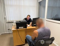 На Охтирщині поліцейські викрили чоловіка, який облаштував у своєму будинку наркопритон