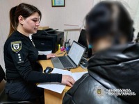 У Прилуках поліцейські оперативно встановили та розшукали грабіжницю