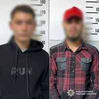 Мукачівські поліцейські затримали двох чоловіків, які пограбували перехожого посеред вулиці