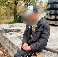 У Кам’янському, що на Дніпропетровщині, поліцейські охорони виявили у чоловіка речовину, схожу на наркотичну