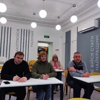 Пробаціонери, волонтери та клієнт пробації Козельщини взяли участь у написанні Радіодиктанту національної єдності 2025