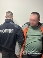 В Чернігові поліцейські затримали чоловіка, який завдав тяжких тілесних ушкоджень своєму знайомому