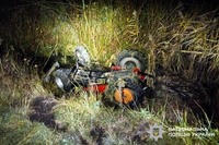 На Шепетівщині поліцейські встановлюють обставини ДТП, внаслідок якої загинув 49-річний водій мінітрактора