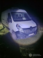 Викрав мікроавтобус із чужого двору: поліцейські швидко встановили зловмисника