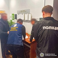 На Буковині поліцейські викрили експосадовця на розтраті дервжаних коштів та службовому підробленні