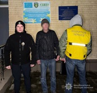 У Запоріжжі поліцейські виявили громадянина країни-агресора, який тривалий час незаконно перебував на території України