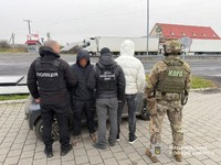 У Чопі поліція затримали місцевого жителя за підозрою в організації незаконної переправи військовозобов’язаних через кордон