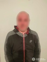 На Львівщині поліцейські затримали зловмисника, який поранив ножем односельчанина