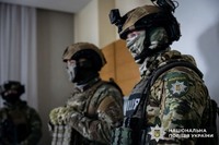 Організували масштабну шахрайську фінансову біржу: кіберполіцейські викрили учасників організованої злочинної групи