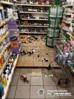 Поліцейські затримали чоловіка за хуліганство устоличному супермаркеті