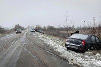 На Шепетівщині слідчі встановлюють обставини ДТП, у якій травмувалась 44-річна жінка