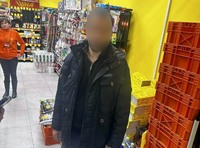 Поліція охорони Києва затримала молодика, який вкрав мобільний телефон