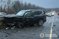 На Хмельниччині поліцейські встановлюють обставини ДТП, у якій травмувались двоє людей