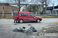 У Нетішині поліцейські встановлюють обставини ДТП, у якій травмувався 71-річний велосипедист
