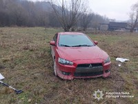На Тячівщині поліцейські оперативно розшукали викрадений автомобіль та затримали зловмисника