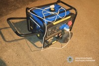 Поліцейські Дніпра оперативно затримали чоловіка, який намагався викрасти електрогенератор з аптеки