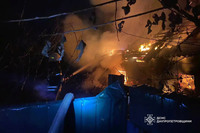 На Павлоградщині сім рятувальників гасили нічну пожежу у приватному домоволодінні