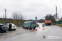 У Хмельницькому поліцейські встановлюють обставини ДТП, в якій травмувався 70-річний чоловік