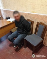 Поліція Воловця затримала сімейного насильника, який побив дружину та накинувся на поліцейських