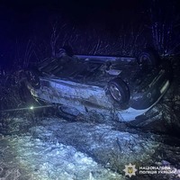 На Буковині внаслідок ДТП травмувалися троє пасажирів: слідчі поліції розпочали кримінальне провадження