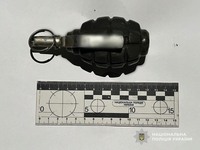 Поліція Павлограда затримала чоловіка за хуліганські дії та погрози гранатою