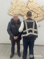 Поліцейські Закарпаття затримали підозрюваного у розбещенні малолітньої дівчинки