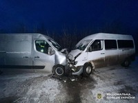 Поліція Вінниччини встановлює обставини ДТП, в якій травмувалися двоє водіїв та пасажирка