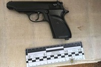 Поліцейські вилучили пістолет у мешканця Бучацької громади
