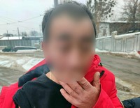 Поліцейські охорони Києва виявили у чоловіка речовину, схожу на наркотичну