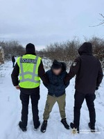 У Берегові поліція затримала торговця зброєю: з незаконного обігу вилучено автомат, набої та гранати