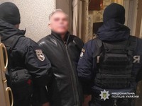 В Чернігові поліцейські затримали чоловіка, який завдав тяжких тілесних ушкоджень своєму пасинку