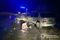 На Хмельниччині поліцейські встановлюють обставини ДТП, внаслідок якої загинуло подружжя із Запоріжжя