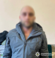 Поліцейські затримали іноземця за підозрою у жорстокому побитті киянина в готелі у центрі столиці