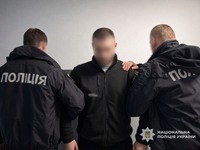 В Чернігові поліцейські затримали чоловіка, який завдав тяжких тілесних ушкоджень своєму знайомому