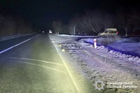 На Камʼянеччині поліцейські зʼясовують обставини ДТП, у якій травмувався 17-річний пішохід