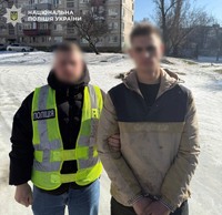 Поліцейські затримали 25-річного молодика, який у Дарницькому районі пограбував пасажира маршрутки