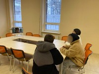 Перегляд документального фільму "Будинок зі скалок"