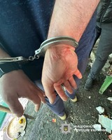Ударив ножем у спину: у Черкасах поліцейські затримали підозрюваного у спричиненні умисних тяжких тілесних ушкоджень жінці