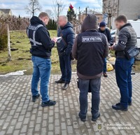 На Львівщині правоохоронці викрили адвоката, підозрюваного у зловживанні впливом