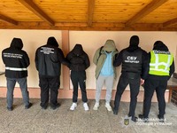 За 7000$ до Румунії: поліція Мукачева затримала підозрюваного у переправленні чоловіків через кордон